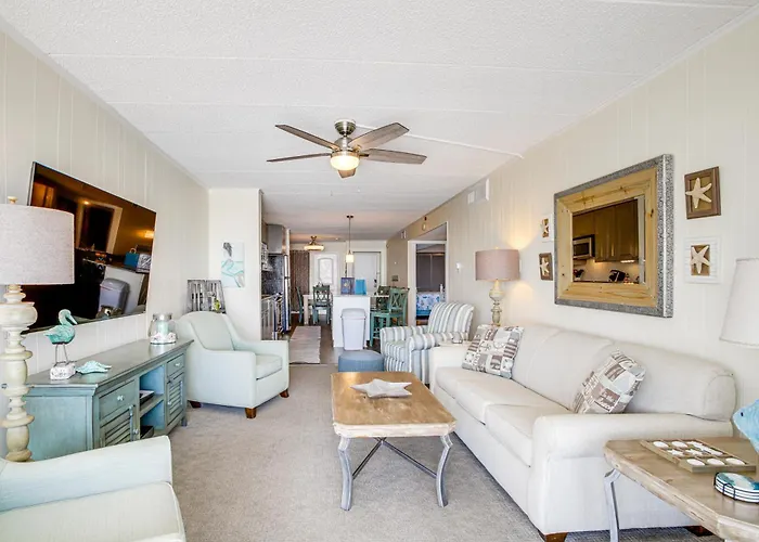 Holiday home Heated Pool And Views Beachfront Ocean Gem